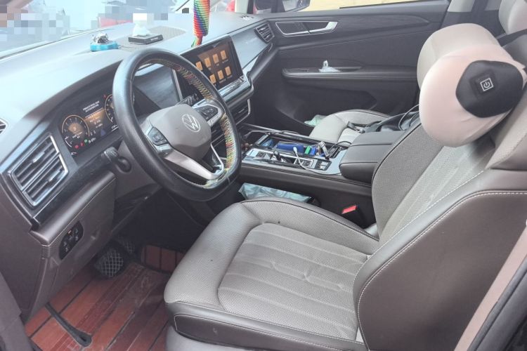 Used Volkswagen Viloran 2022 330TSI Luxury Edition Left Front Seat