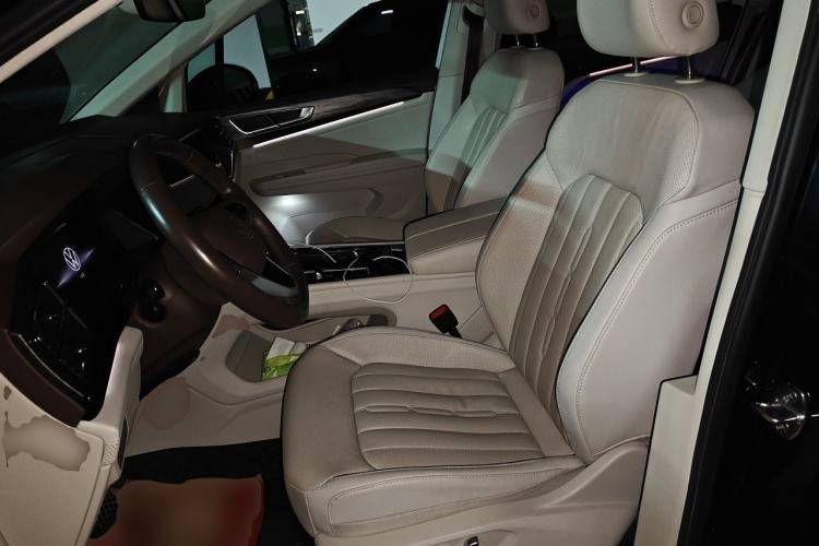 Used Volkswagen Viloran 2022 330TSI Luxury Edition Left Front Seat