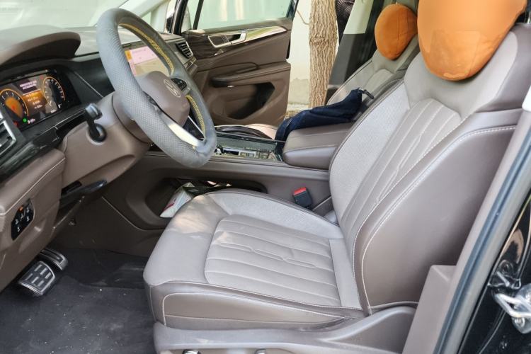 Used Volkswagen Viloran 2022 380TSI Luxury Edition Left Front Seat