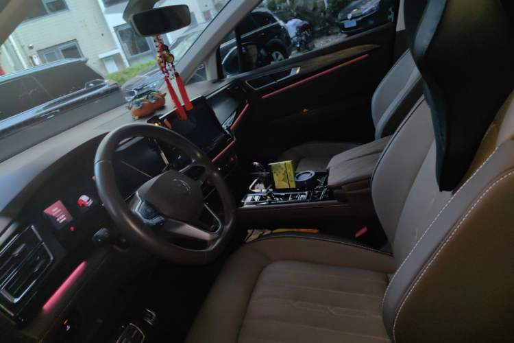 Used Volkswagen Viloran 2022 380TSI Luxury Edition Left Front Seat
