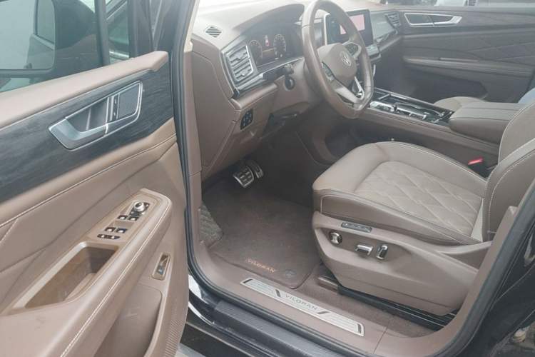 Used Volkswagen Viloran 2022 380TSI Prestige Edition Left Front Seat