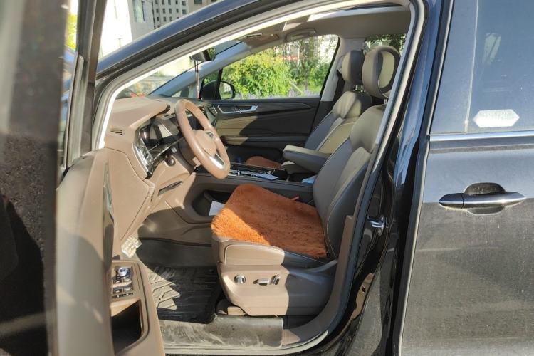 Used Volkswagen Viloran 2022 380TSI Luxury Edition Left Front Seat