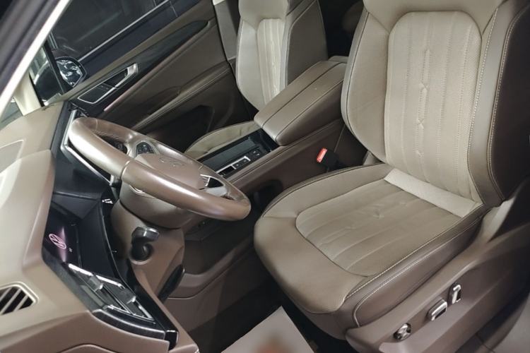 Used Volkswagen Viloran 2022 330TSI Luxury Edition Left Front Seat
