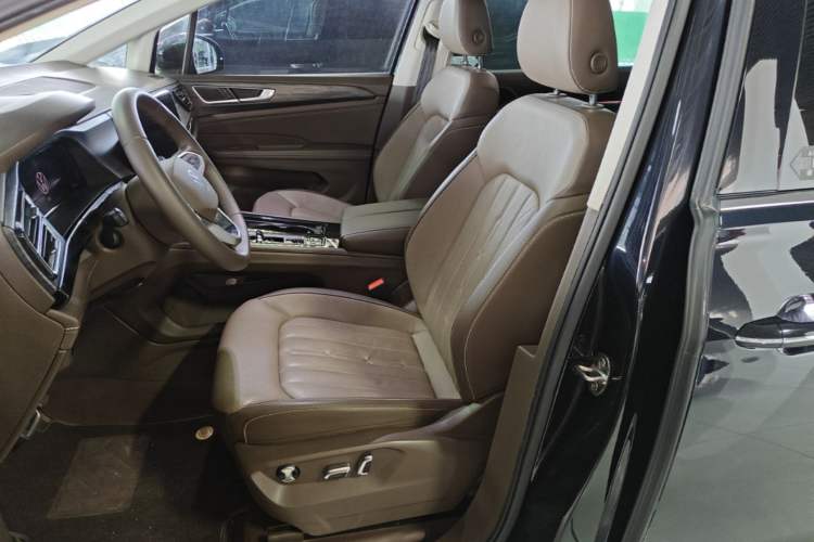 Used Volkswagen Viloran 2022 380TSI Luxury Edition Left Front Seat
