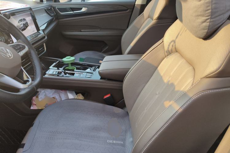 Used Volkswagen Viloran 2022 380TSI Luxury Edition Left Front Seat