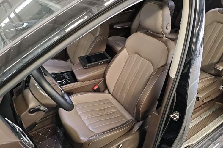 Used Volkswagen Viloran 2022 330TSI Luxury Edition Left Front Seat