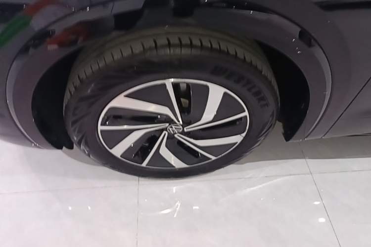 Used Volkswagen Viloran 2022 380TSI Luxury Edition Left Front Wheel Hub