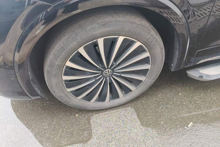 Used Volkswagen Viloran 2022 380TSI Prestige Edition Left Front Wheel Hub