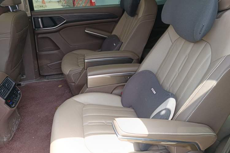 Used Volkswagen Viloran 2022 380TSI Luxury Edition Left Rear Seat