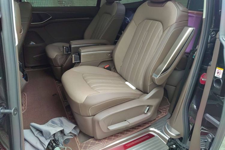 Used Volkswagen Viloran 2022 380TSI Luxury Edition Left Rear Seat