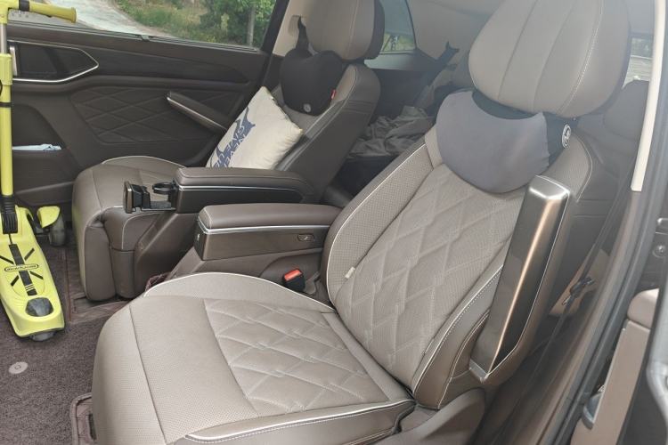 Used Volkswagen Viloran 2022 380TSI Prestige Edition Left Rear Seat