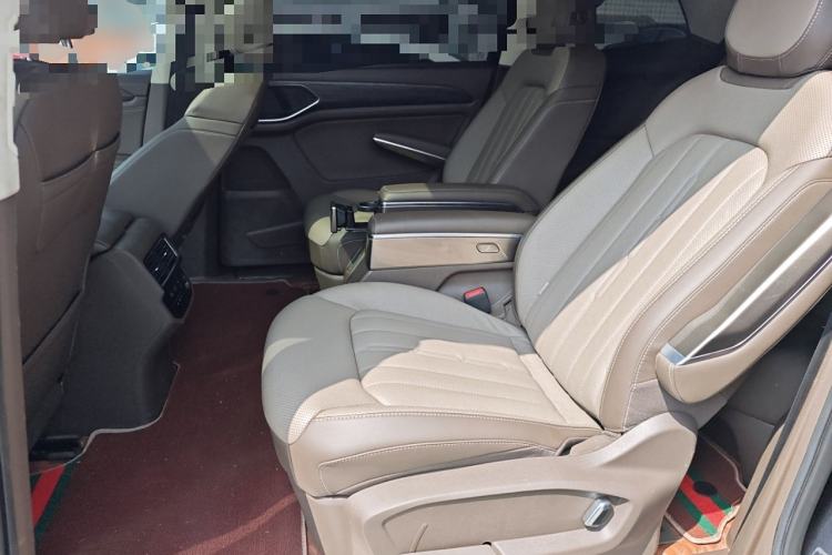 Used Volkswagen Viloran 2022 380TSI Luxury Edition Left Rear Seat