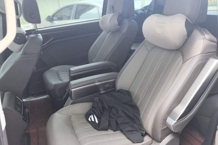 Used Volkswagen Viloran 2022 330TSI Luxury Edition Left Rear Seat