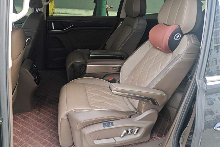 Used Volkswagen Viloran 2022 380TSI Prestige Edition Left Rear Seat