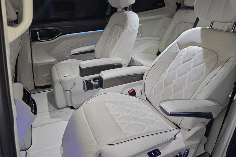 Used Volkswagen Viloran 2022 380TSI Flagship Edition Left Rear Seat