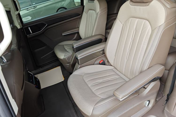 Used Volkswagen Viloran 2022 380TSI Luxury Edition Left Rear Seat