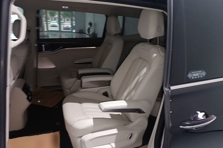 Used Volkswagen Viloran 2022 380TSI Luxury Edition Left Rear Seat