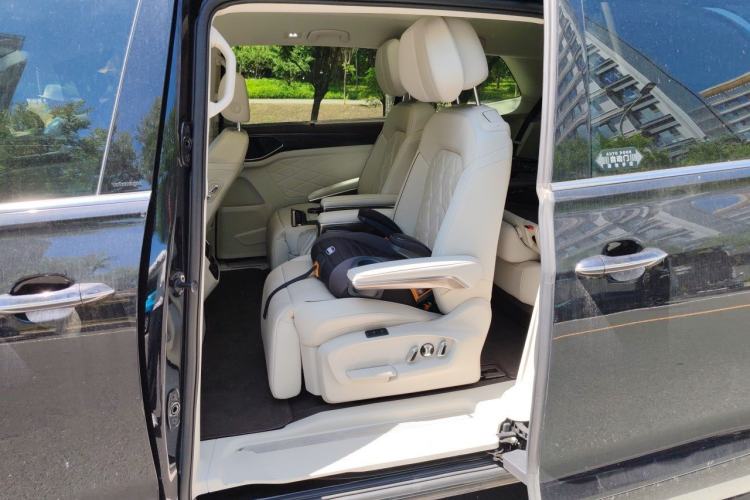 Used Volkswagen Viloran 2022 380TSI Prestige Edition Left Rear Seat