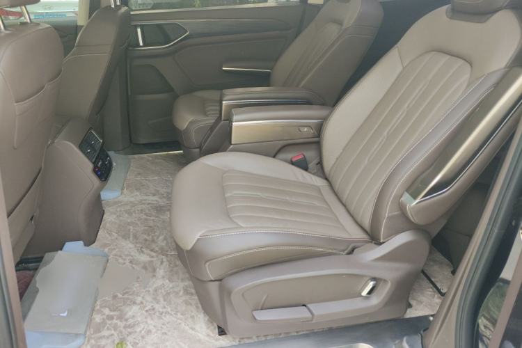 Used Volkswagen Viloran 2022 380TSI Luxury Edition Left Rear Seat