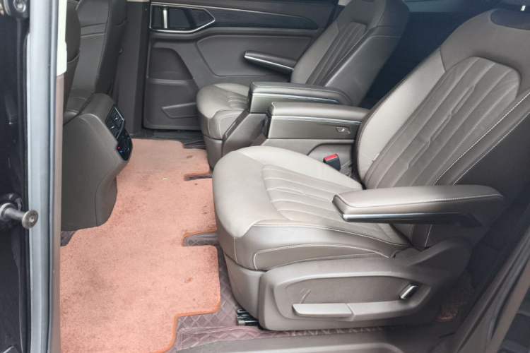 Used Volkswagen Viloran 2022 380TSI Luxury Edition Left Rear Seat