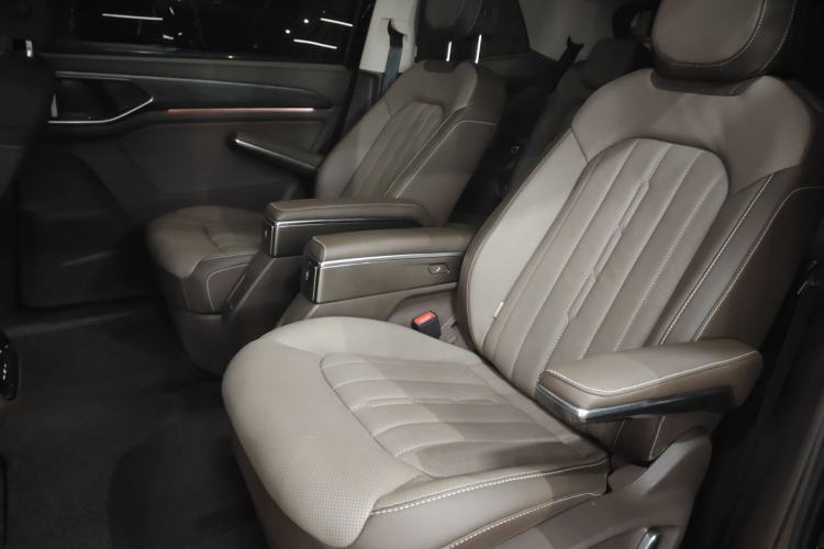 Used Volkswagen Viloran 2022 330TSI Luxury Edition Left Rear Seat