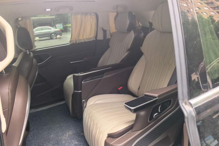 Used Volkswagen Viloran 2022 330TSI Business Edition Left Rear Seat