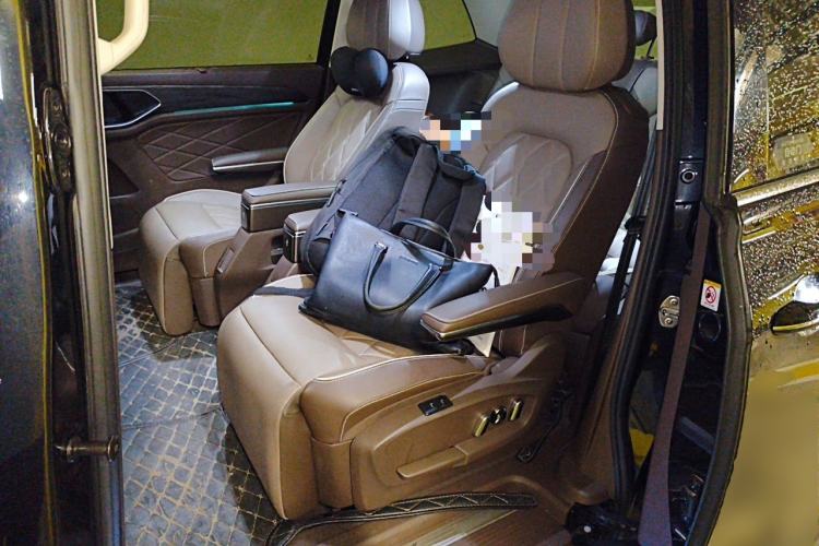 Used Volkswagen Viloran 2022 380TSI Prestige Edition Left Rear Seat