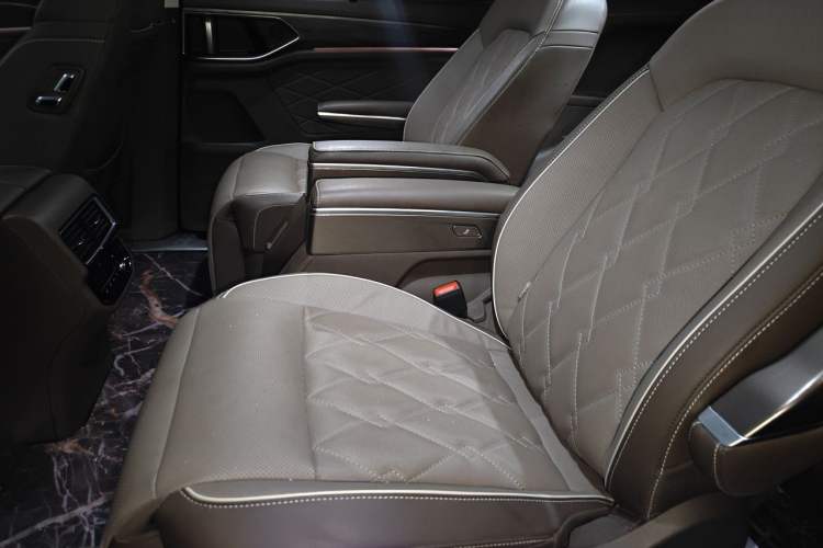 Used Volkswagen Viloran 2022 380TSI Prestige Edition Left Rear Seat