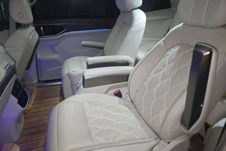 Used Volkswagen Viloran 2022 380TSI Prestige Edition Left Rear Seat
