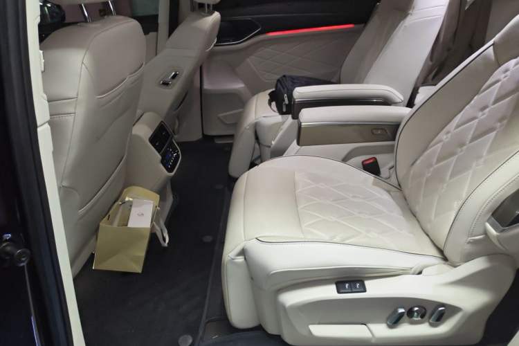 Used Volkswagen Viloran 2022 380TSI Prestige Edition Left Rear Seat