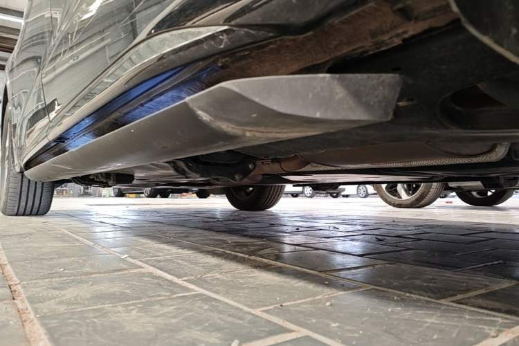 Used Volkswagen Viloran 2022 330TSI Luxury Edition Left Side Sill