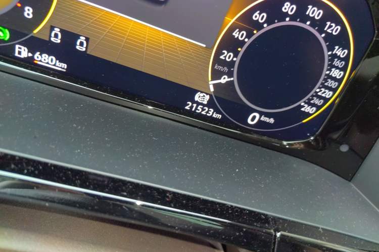 Used Volkswagen Viloran 2022 380TSI Luxury Edition Odometer Close Up