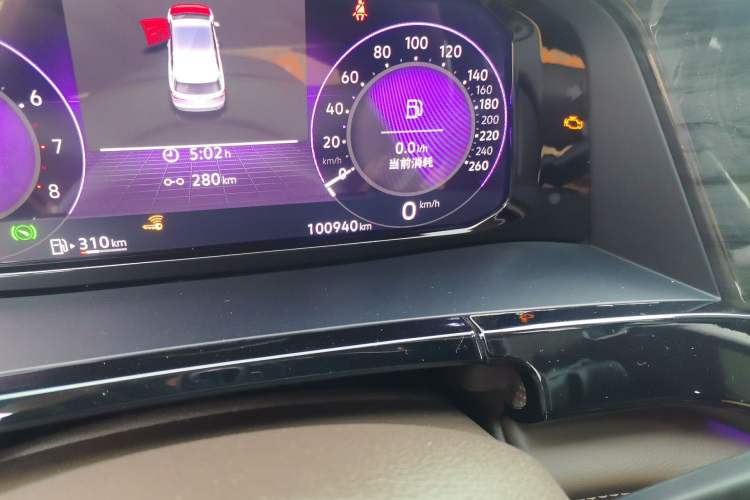Used Volkswagen Viloran 2022 380TSI Luxury Edition Odometer Close Up