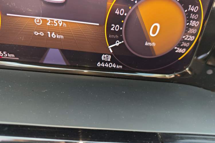 Used Volkswagen Viloran 2022 380TSI Luxury Edition Odometer Close Up