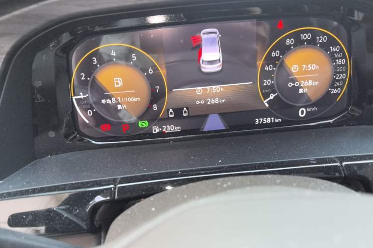 Used Volkswagen Viloran 2022 330TSI Luxury Edition Odometer Close Up