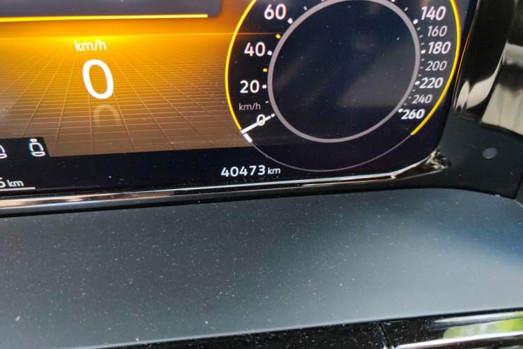 Used Volkswagen Viloran 2022 380TSI Prestige Edition Odometer Close Up