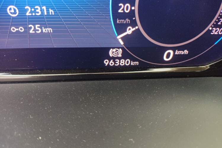 Used Volkswagen Viloran 2022 380TSI Luxury Edition Odometer Close Up