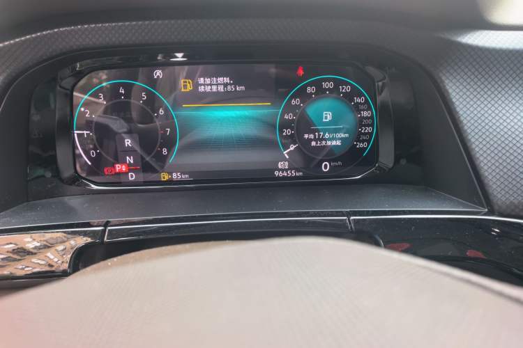 Used Volkswagen Viloran 2022 330TSI Business Edition Odometer Close Up