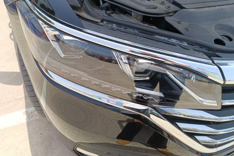 Used Volkswagen Viloran 2022 380TSI Luxury Edition Right Front Headlight