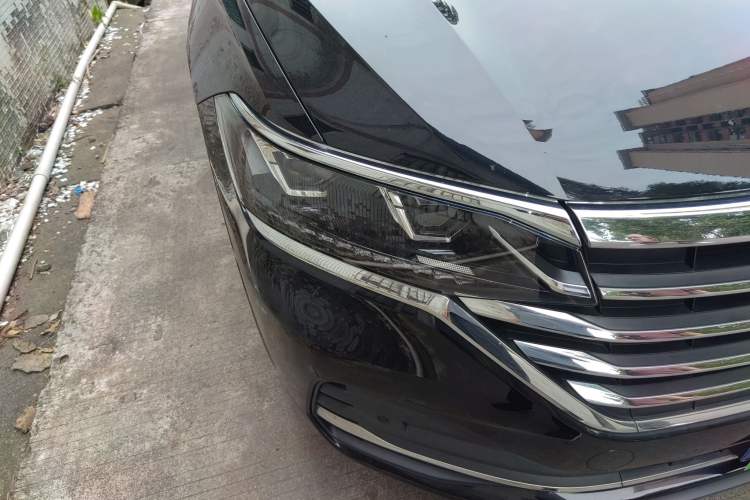 Used Volkswagen Viloran 2022 380TSI Luxury Edition Right Front Headlight