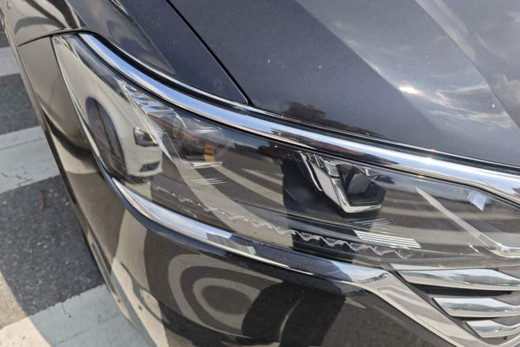 Used Volkswagen Viloran 2022 380TSI Luxury Edition Right Front Headlight