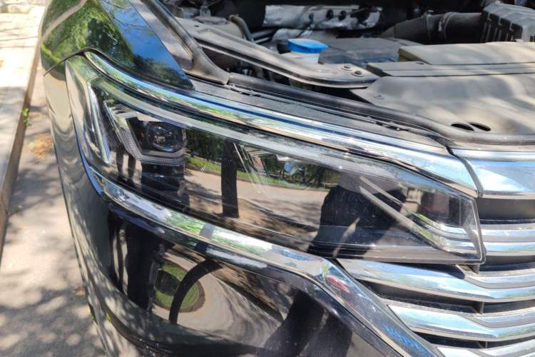 Used Volkswagen Viloran 2022 380TSI Prestige Edition Right Front Headlight