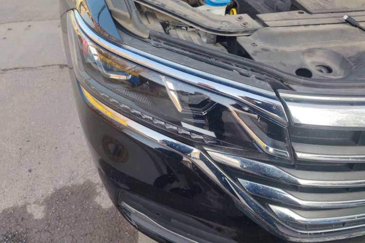 Used Volkswagen Viloran 2022 380TSI Luxury Edition Right Front Headlight