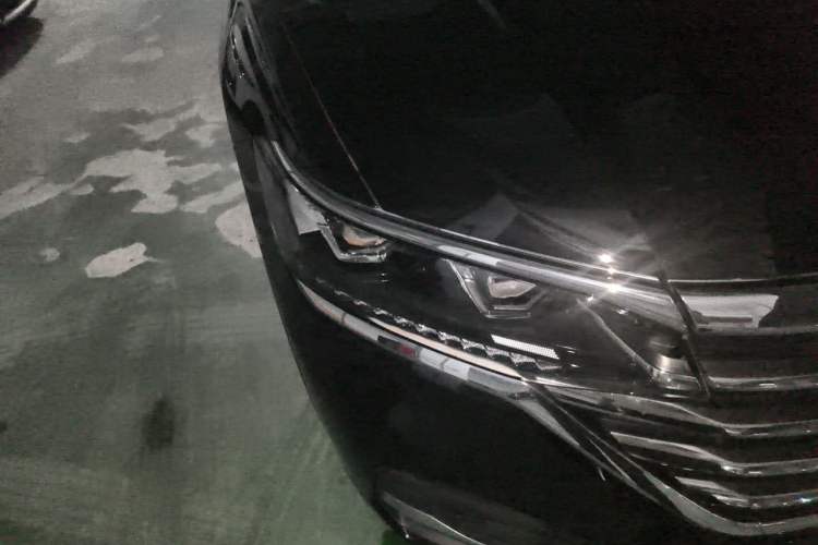 Used Volkswagen Viloran 2022 380TSI Luxury Edition Right Front Headlight