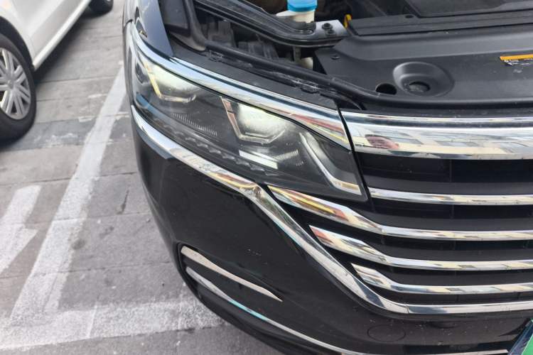 Used Volkswagen Viloran 2022 380TSI Luxury Edition Right Front Headlight