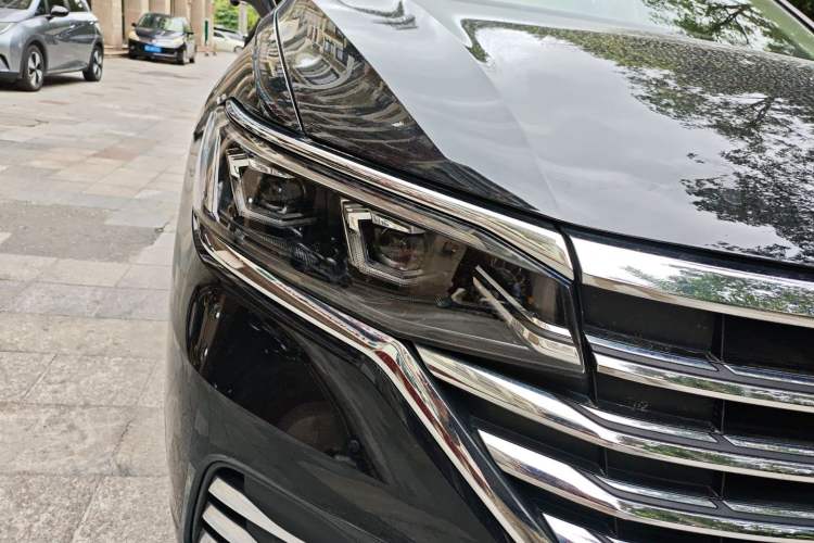 Used Volkswagen Viloran 2022 380TSI Prestige Edition Right Front Headlight