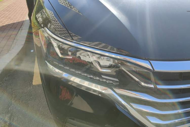 Used Volkswagen Viloran 2022 380TSI Luxury Edition Right Front Headlight