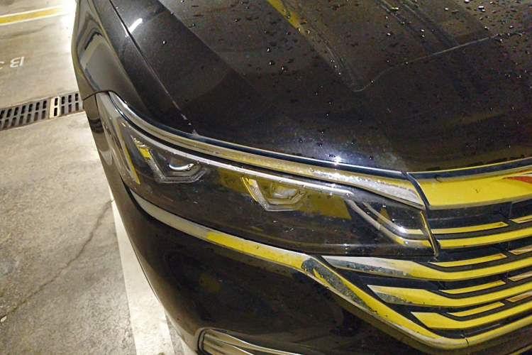 Used Volkswagen Viloran 2022 380TSI Prestige Edition Right Front Headlight