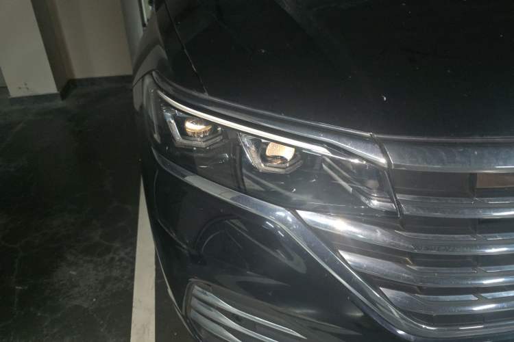 Used Volkswagen Viloran 2022 380TSI Prestige Edition Right Front Headlight