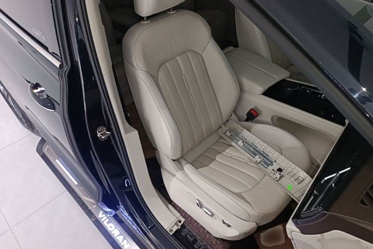 Used Volkswagen Viloran 2022 380TSI Luxury Edition Right Front Seat